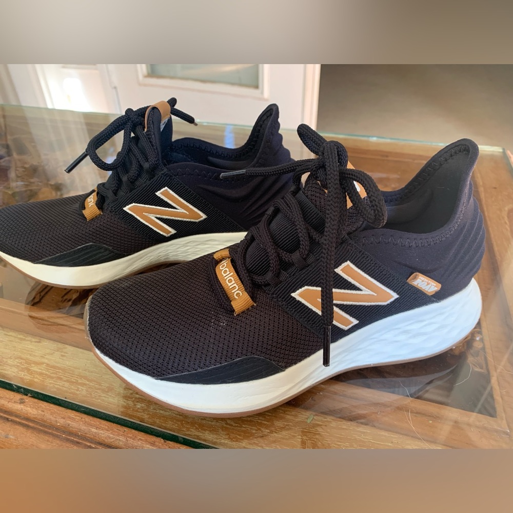 New Balance Roav size 6